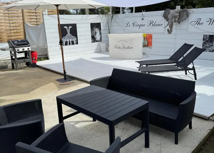 Maison Avec Piscine Holiday home Antibes